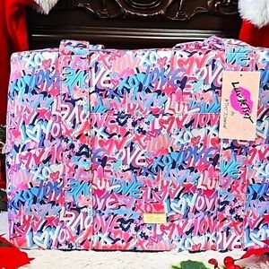 NWT PINK/MULTICOLOR QUILTED NYLON GRAFFITI LVU BETSEY  WEEKENDER